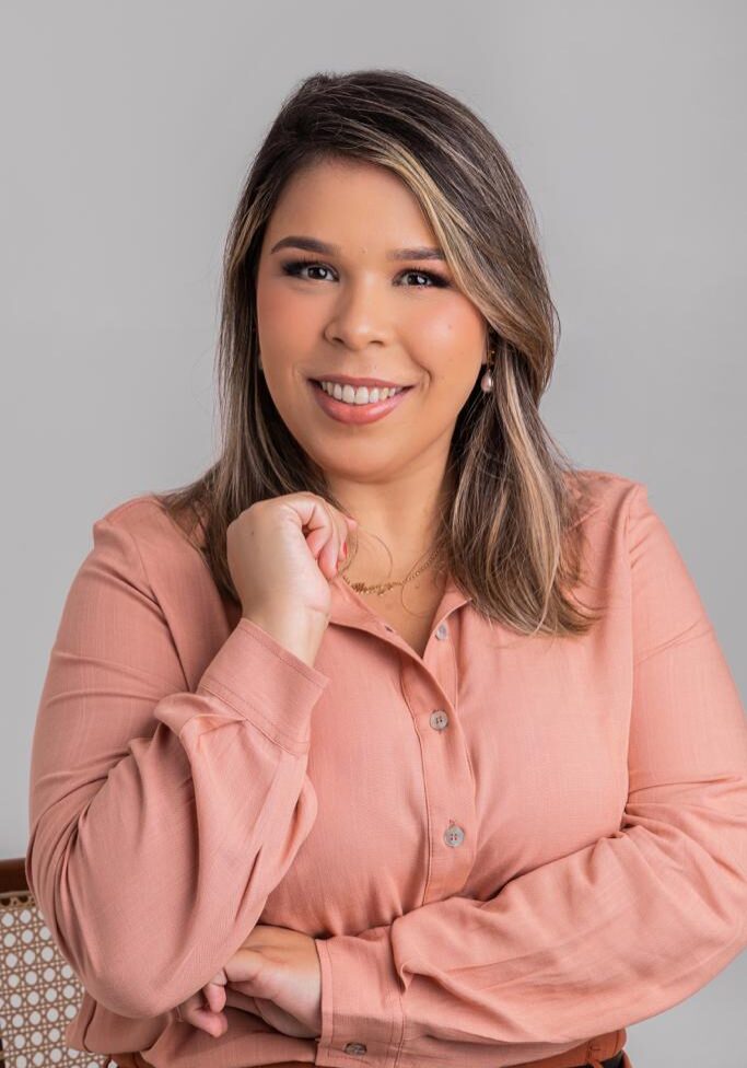 Dra. Thays Bisi – Médica Coloproctologista Dra. Thays Bisi – Médica Coloproctologista, trabalha com abordagens modernas e minimamente invasivas